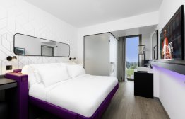 Yotel_Geneva_Queen_Premium_View