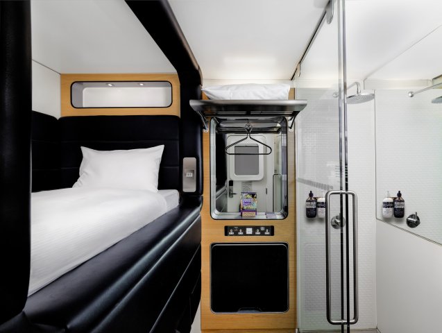 yotelair_standard_cabin